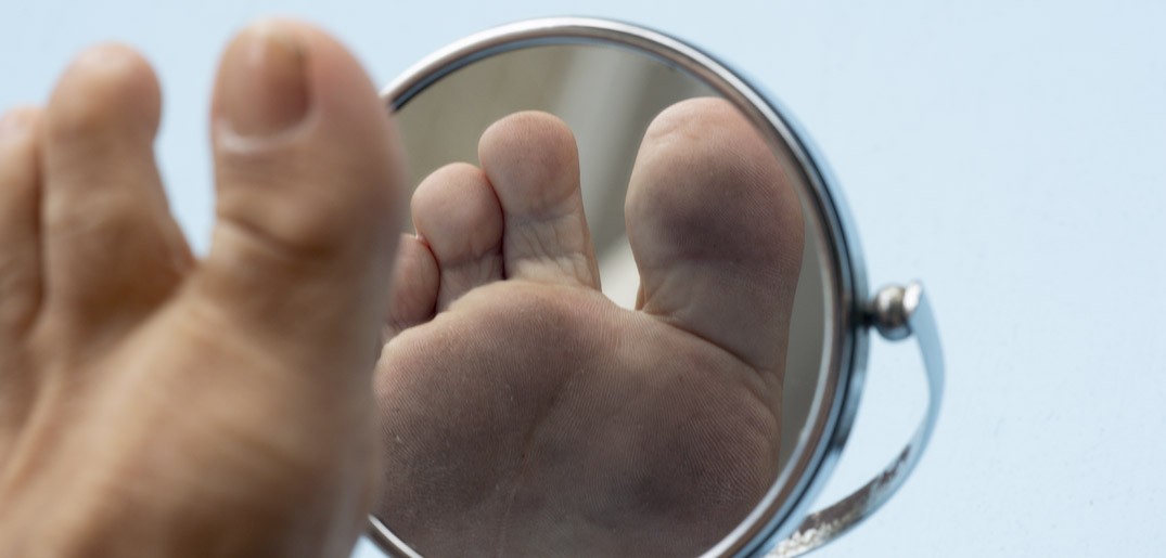 foot reflection mirror.jpg